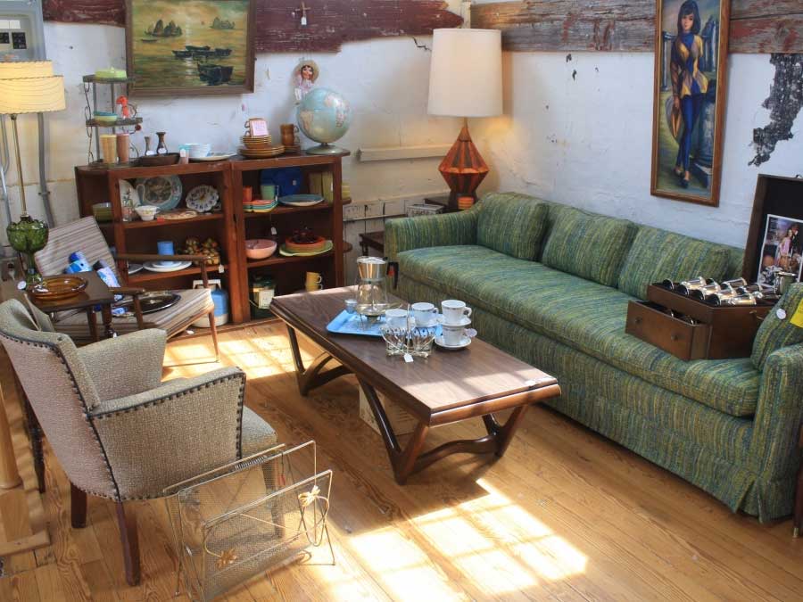finding vintage home decor at the Scarlet Willow in Lancaster PA
